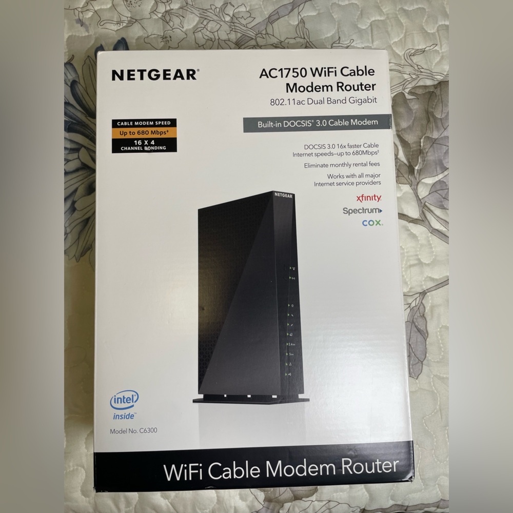 NETGEAR Black Modem-Router Combo for Seamless Networking